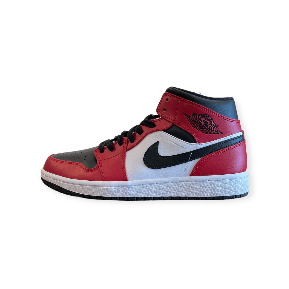 Jordan 1 Mid 'Chicago Black Toe' | Elite Laced